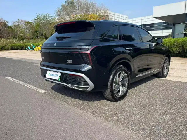 Hongqi HS3 PHEV — Фото автомобиля 5