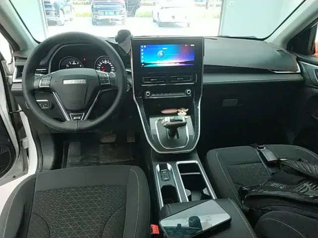 Haval M6 — Фото автомобиля 9