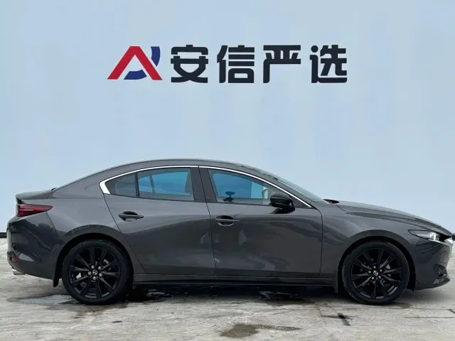 Mazda Axela — Фото автомобиля 7