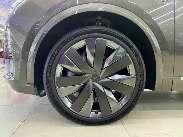 Li Auto Li Xiang L9 2026 Base Model — Фото автомобиля 9