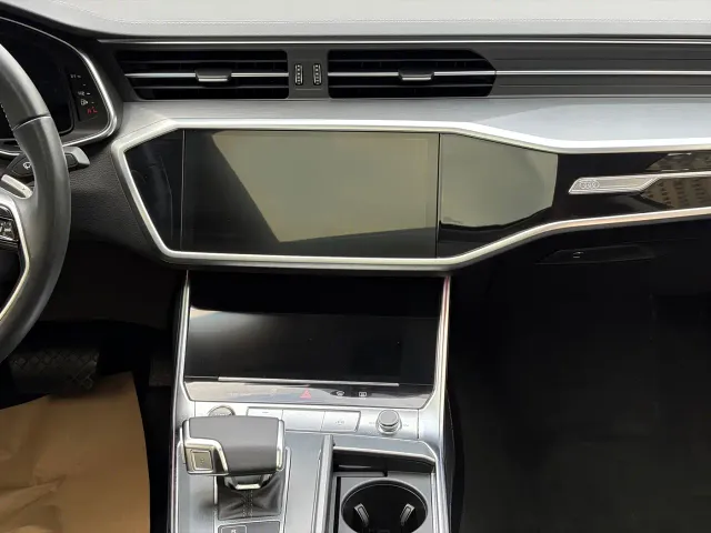 Audi A7L — Фото автомобиля 10
