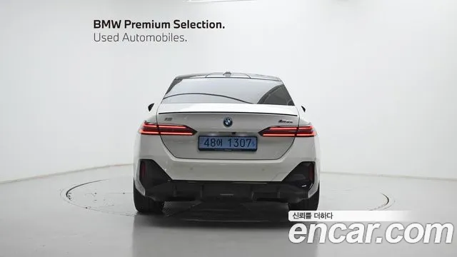 BMW i5 G60 — Фото автомобиля 4