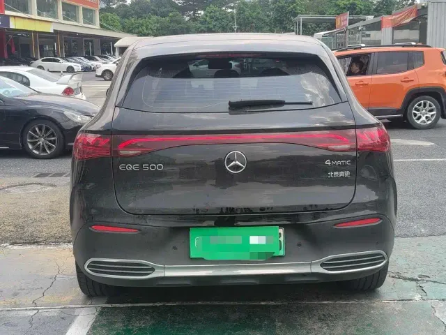 Mercedes-Benz EQE SUV — Фото автомобиля 6