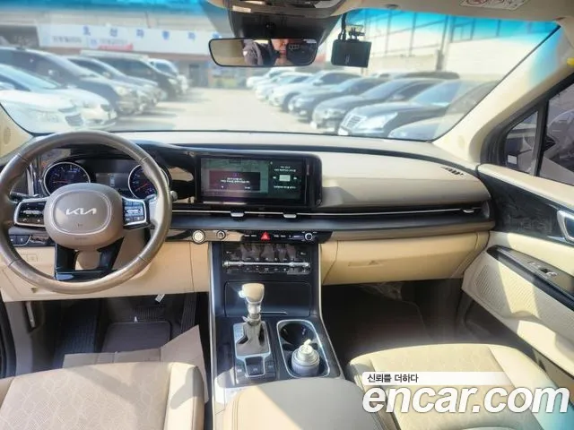 Kia Carnival Generation 4 — Фото автомобиля 10
