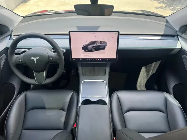 Tesla Model Y — Фото автомобиля 7