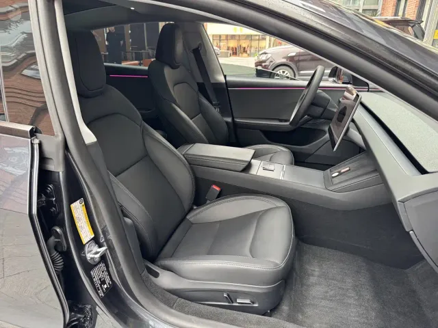 Tesla Model 3 — Фото автомобиля 20