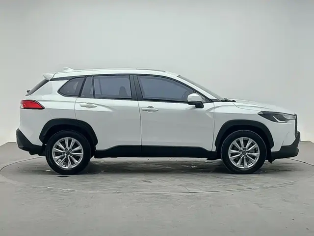 Toyota Corolla Cross — Фото автомобиля 5