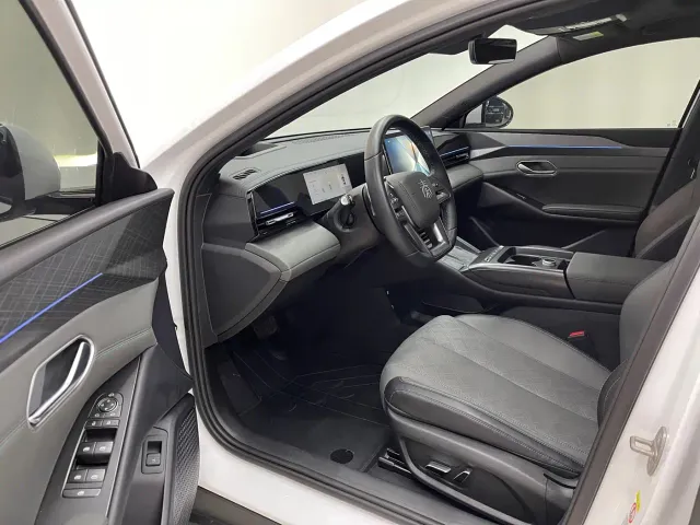 BYD Qin L — Фото автомобиля 13