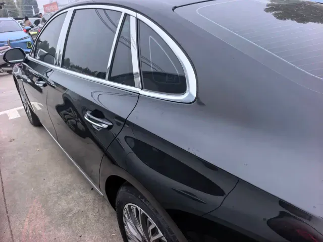 Hongqi H5 — Фото автомобиля 7