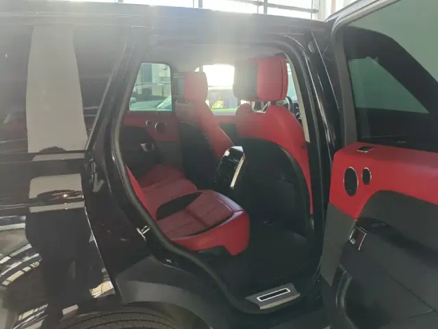 Land Rover Range Rover Sport 2022 3.0 L6 Gloss Black Edition — Фото автомобиля 9