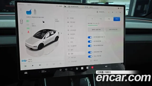Tesla Model Y — Фото автомобиля 29