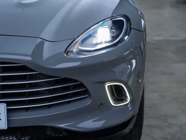 Aston Martin DBX — Фото автомобиля 6