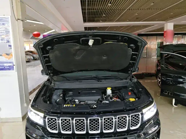 Jeep Grand Commander PHEV — Фото автомобиля 19