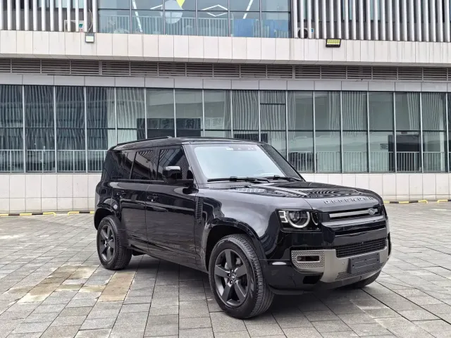 Land Rover Defender — Фото автомобиля 3