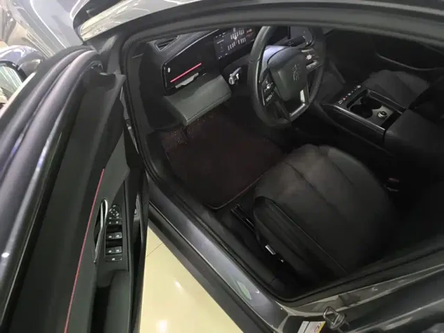 BYD Qin L — Фото автомобиля 15