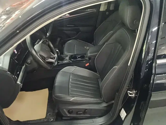 Volkswagen Passat — Фото автомобиля 14