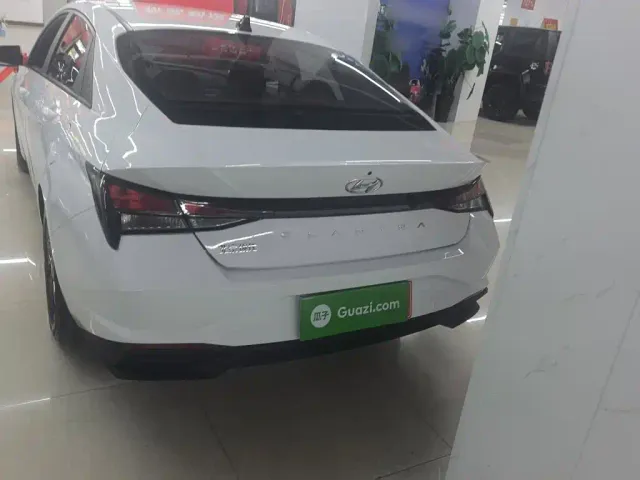 Hyundai Elantra — Фото автомобиля 6