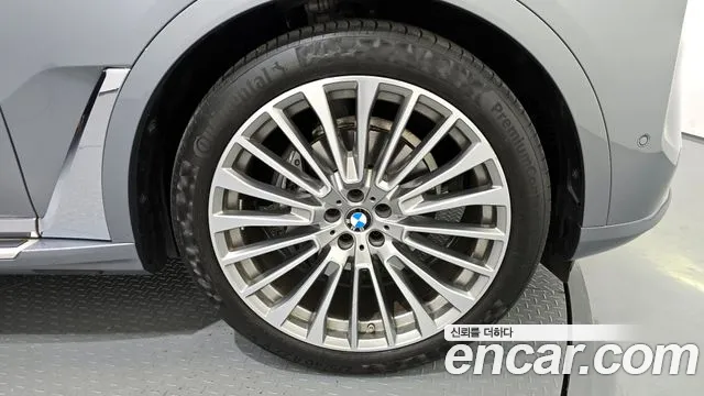 BMW X7 — Фото автомобиля 5