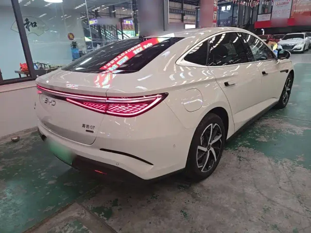 BYD Seal 07 DM-i — Фото автомобиля 6