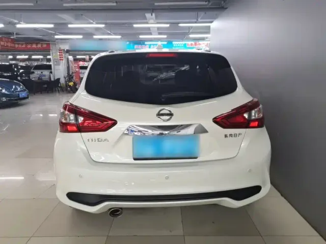 Nissan Tiida — Фото автомобиля 5
