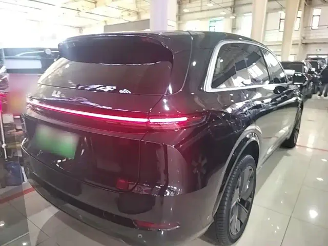 Li Auto L7 — Фото автомобиля 6