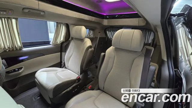 Kia Carnival Generation 4 — Фото автомобиля 12