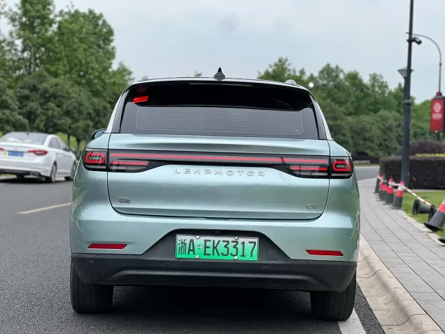 Leapmotor C11 — Фото автомобиля 5