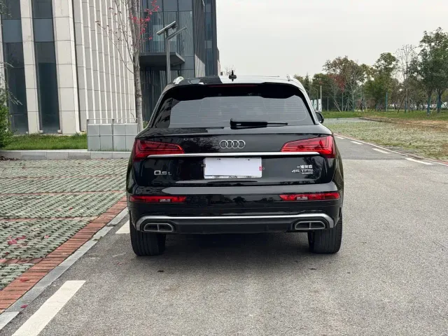 Audi Q5L — Фото автомобиля 5