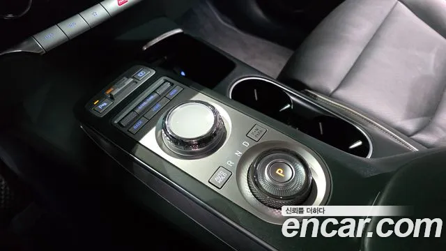 Genesis GV70 Electrified — Фото автомобиля 12