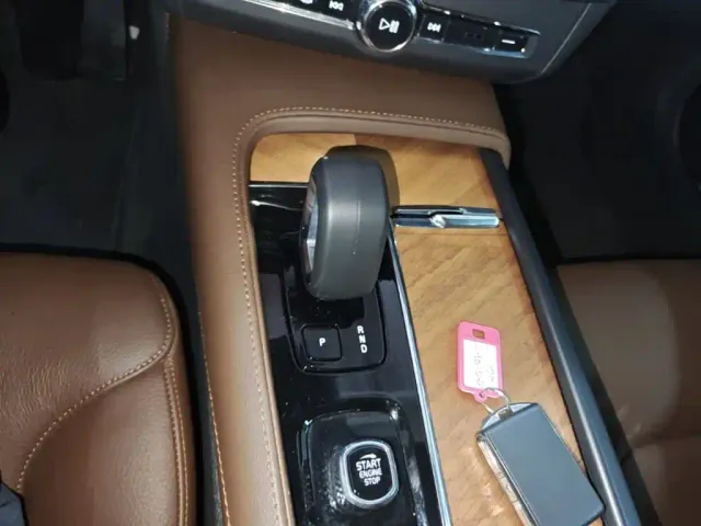 Volvo S90 — Фото автомобиля 13