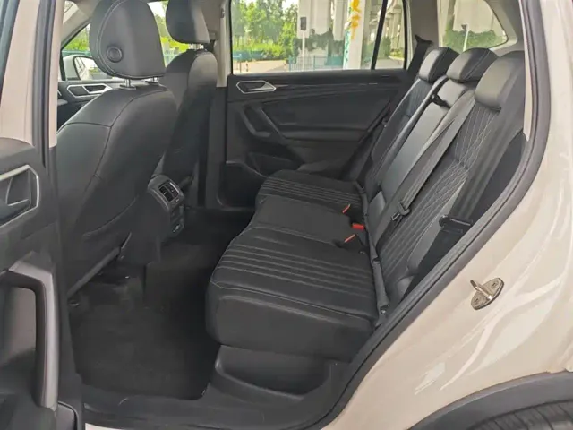 Volkswagen Tiguan L — Фото автомобиля 16