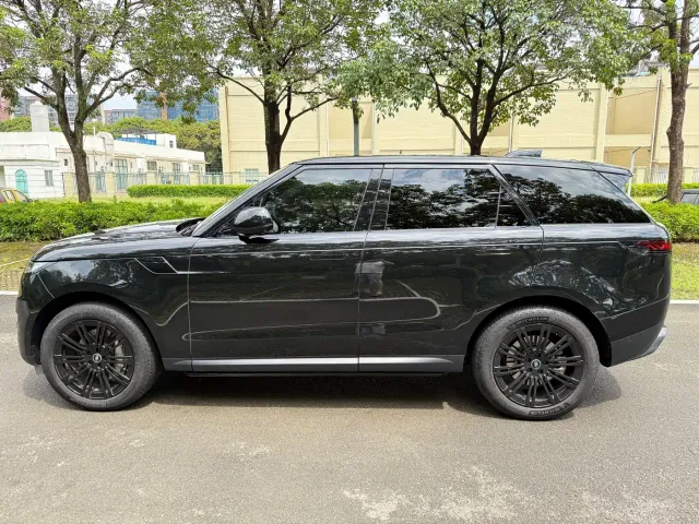 Land Rover Range Rover Sport — Фото автомобиля 7