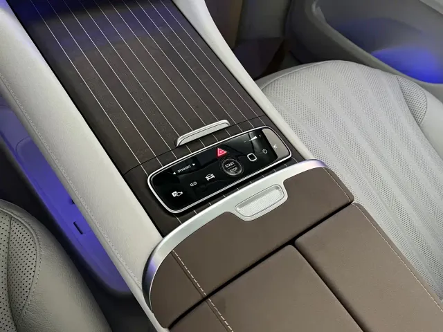 Mercedes-Benz EQS SUV — Фото автомобиля 9
