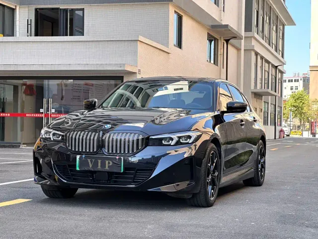 Фотография автомобиля — BMW i3