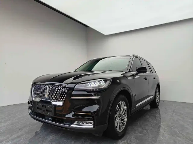 Фотография автомобиля — Lincoln Aviator