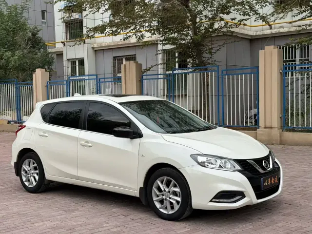 Nissan Tiida — Фото автомобиля 3
