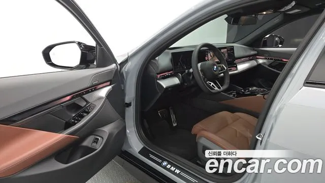 BMW 5-Series 5 серия (G60) 530i xDrive M Sport — Фото автомобиля 10