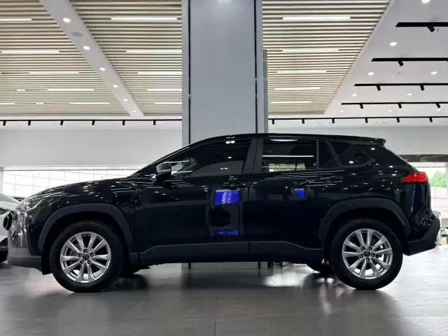 Toyota Corolla Cross — Фото автомобиля 3