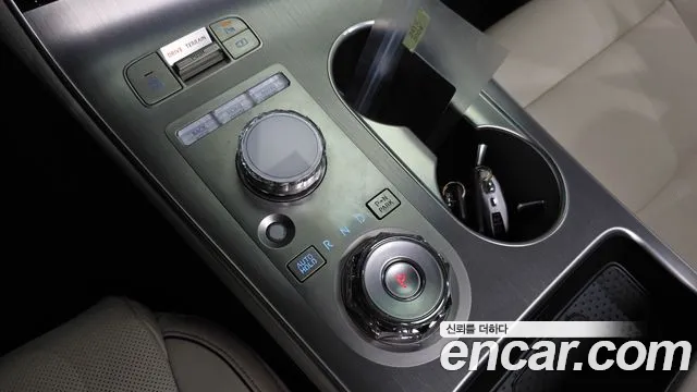 Genesis GV70 2.5T Бензин AWD — Фото автомобиля 8
