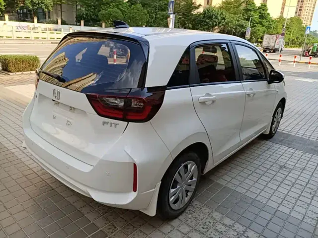 Honda Fit — Фото автомобиля 6