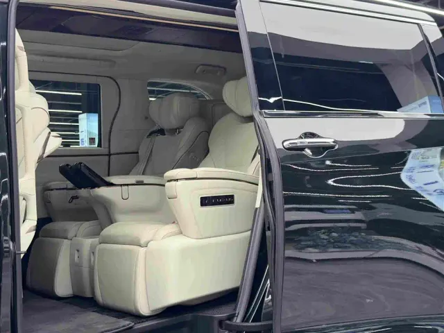 Lexus LM — Фото автомобиля 10