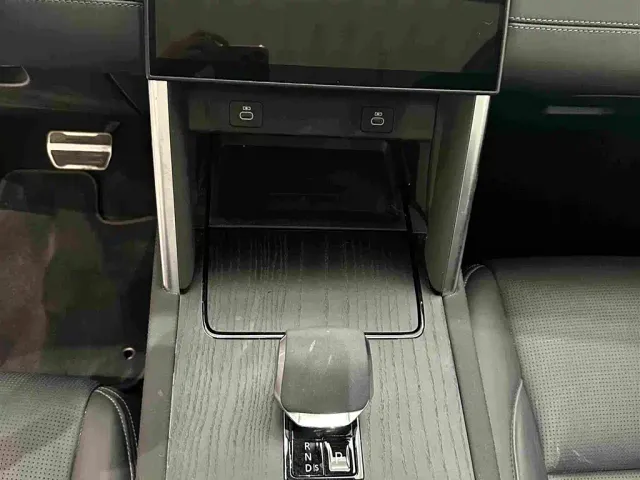 Land Rover Discovery Sport — Фото автомобиля 10