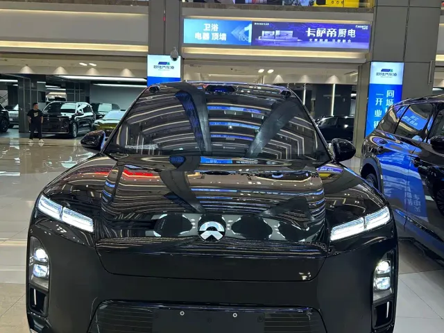 Nio ES8 — Фото автомобиля 2