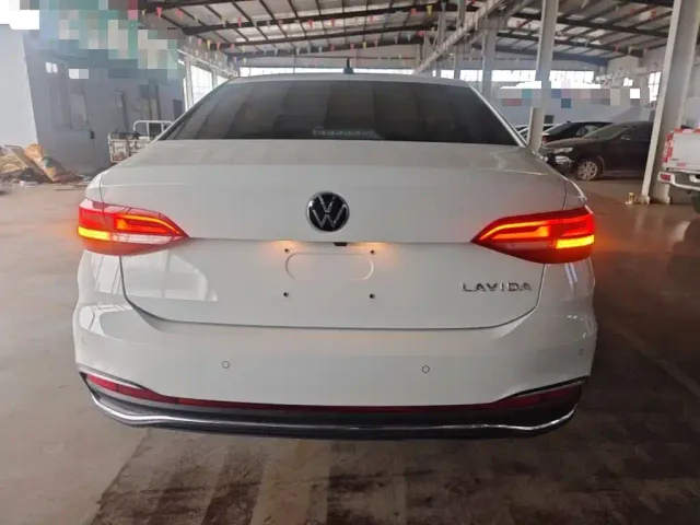 Volkswagen Lavida — Фото автомобиля 3