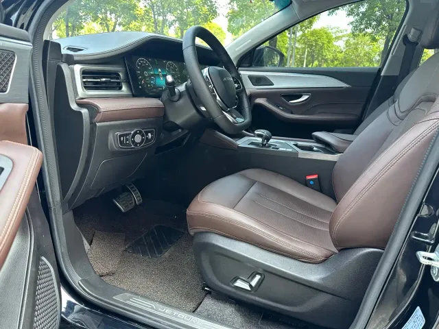 Jetour X90 Plus — Фото автомобиля 8