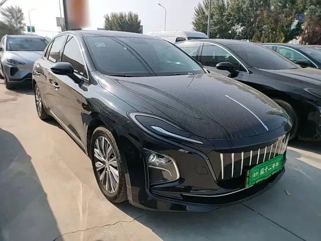 Hongqi E-QM5 — Фото автомобиля 3