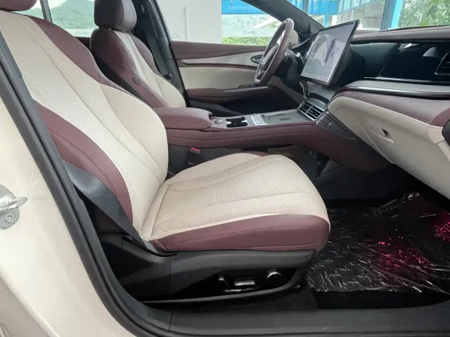 BYD Seal 07 DM-i — Фото автомобиля 17