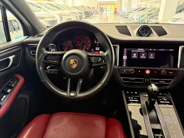 Porsche Macan — Фото автомобиля 13