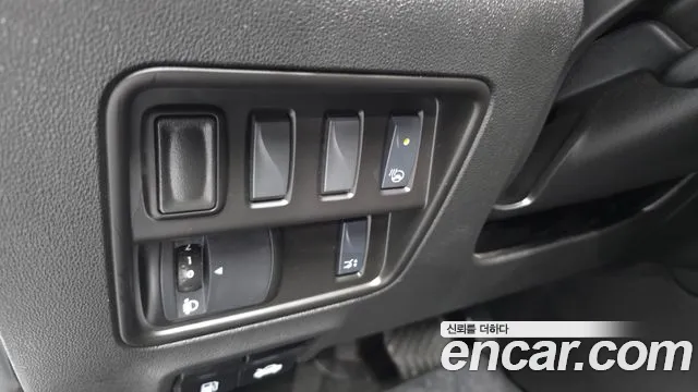 Renault-KoreaSamsung QM6 Новый QM6 2.0 LPe LE Signature 2WD — Фото автомобиля 22