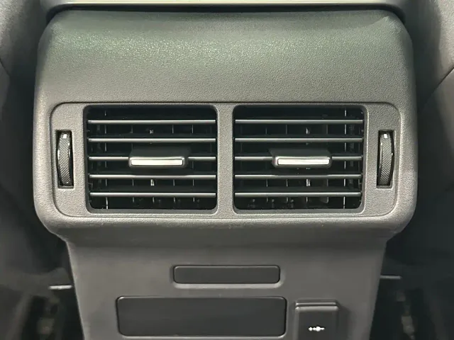 Land Rover Range Rover Velar — Фото автомобиля 21